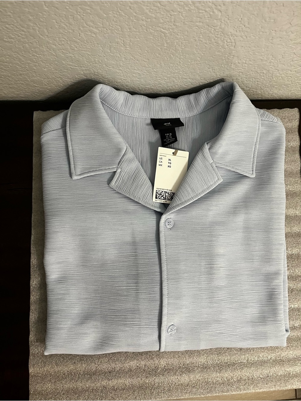 H&M Blue Short-Sleeve Casual Button-Down Shirt